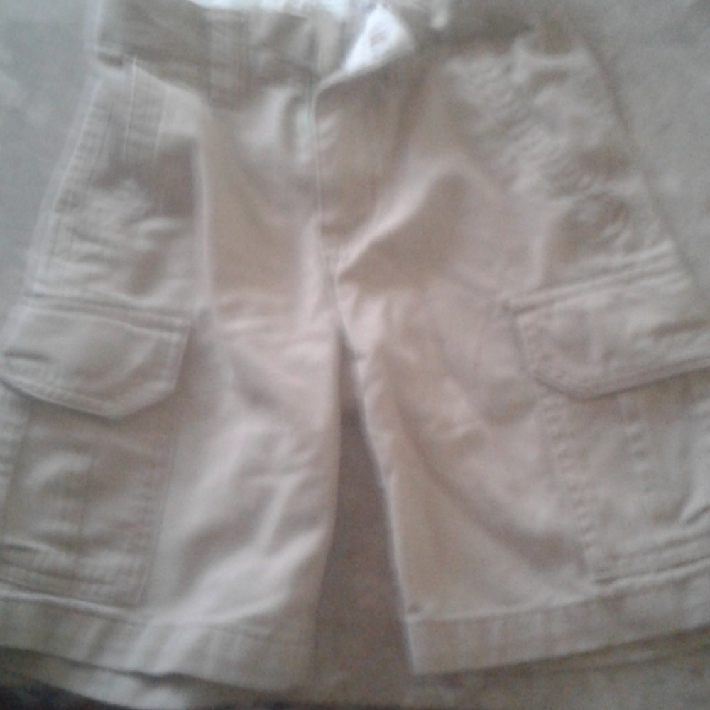 Old Navy boys, Khaki Shorts. Great Condition.